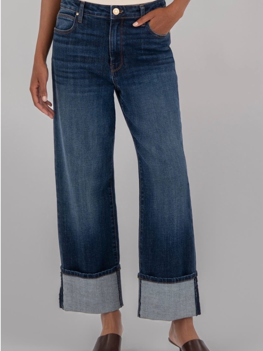 **SOLD** KUT from the Kloth Sienna Cuffed Wide Leg Jeans - 12P - Picture 5 of 6